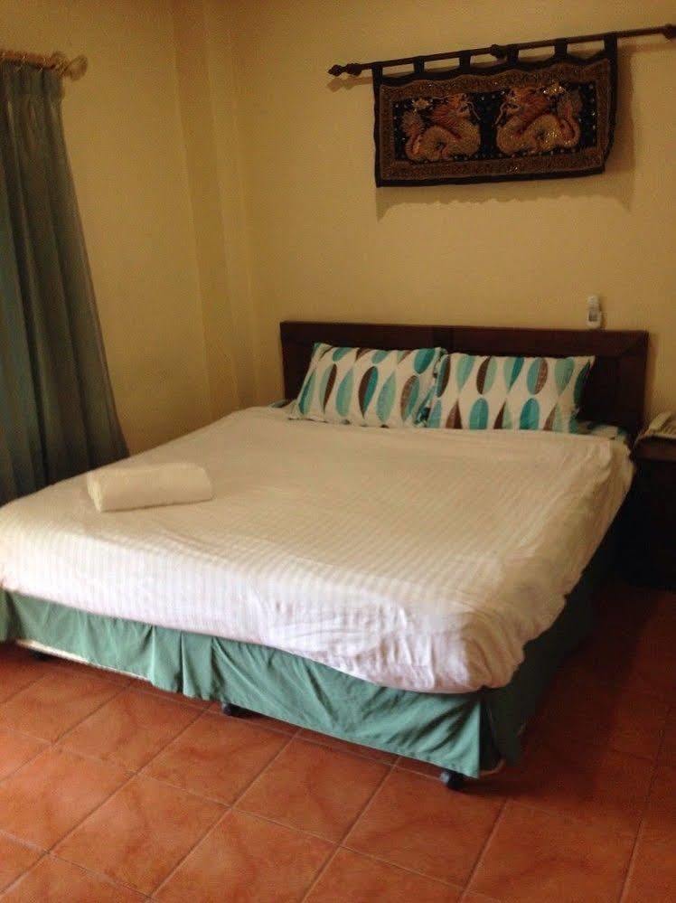 The Irish Clock Hotel Udon Thani Exterior foto